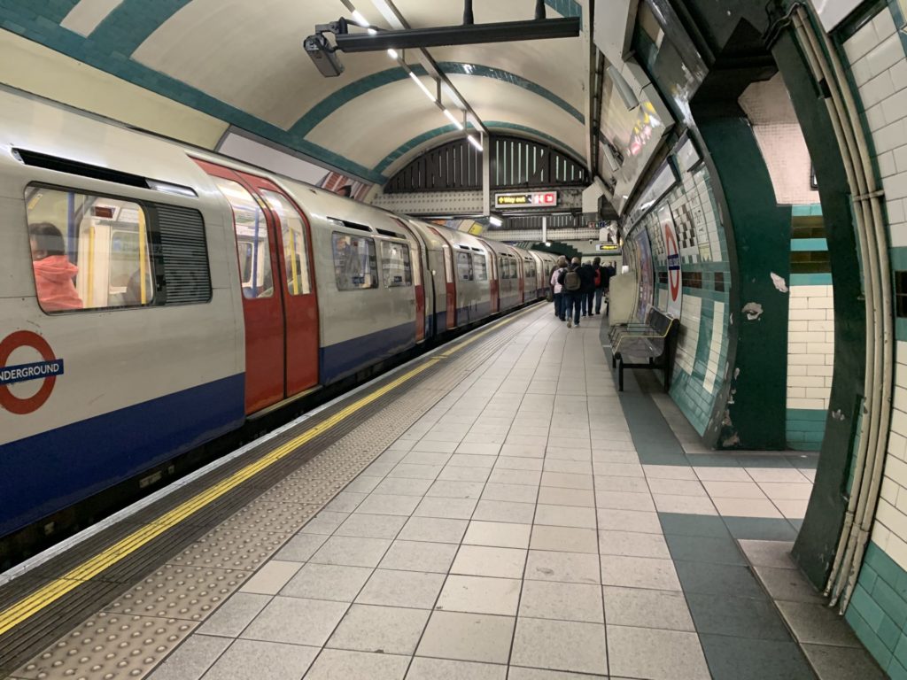ロンドン　地下鉄