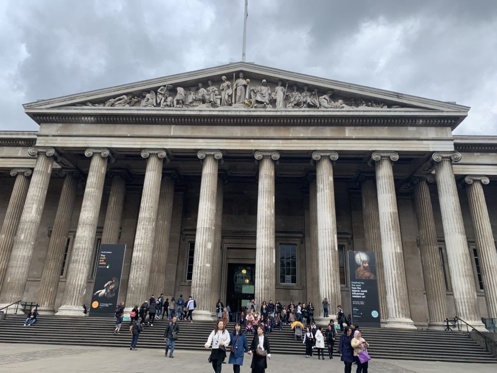 大英博物館　正面